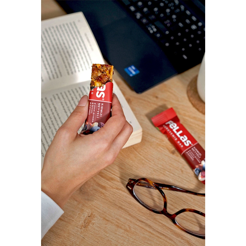 FELLAS KIRMIZI MEYVELİ KURUYEMİŞ BAR 30 G